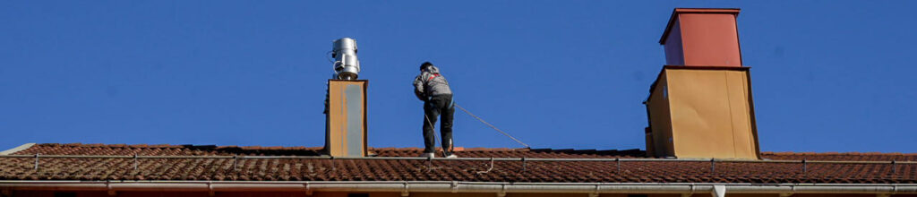 Taktvätt i Norrtälje, nu blir taket som nytt